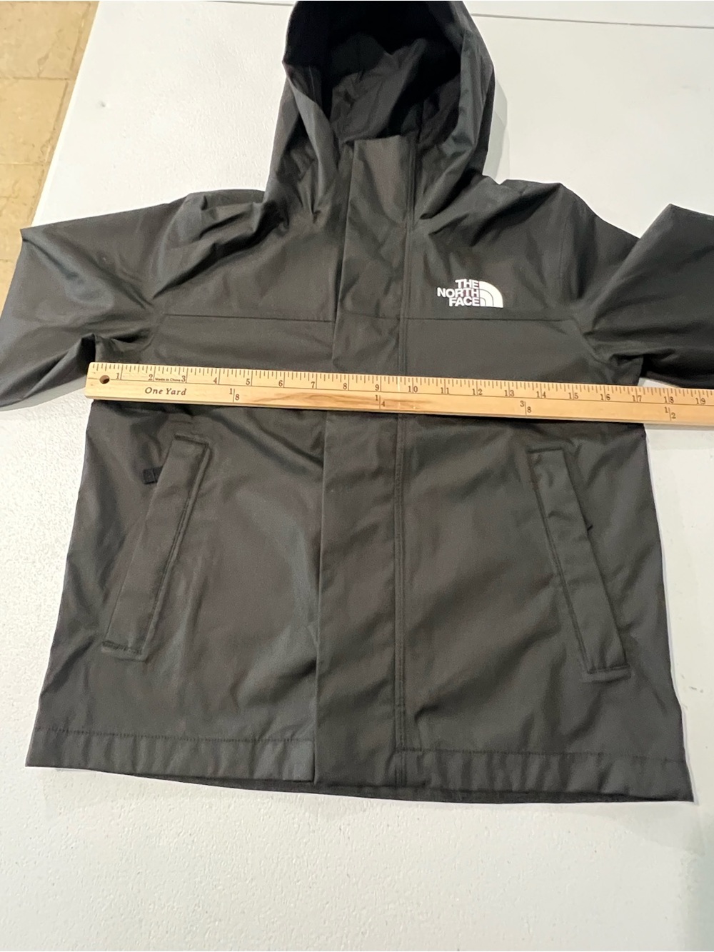 The North Face Black Hooded Raincoat Jacket boys 7-8 - Picture 6 of 12